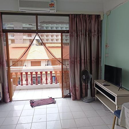 Hotel Sv. House à Jomtien Beach Extérieur photo