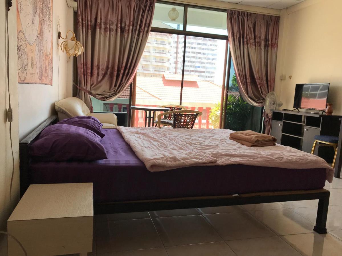 Hotel Sv. House à Jomtien Beach Extérieur photo