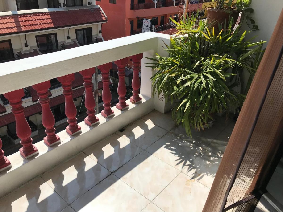 Hotel Sv. House à Jomtien Beach Extérieur photo
