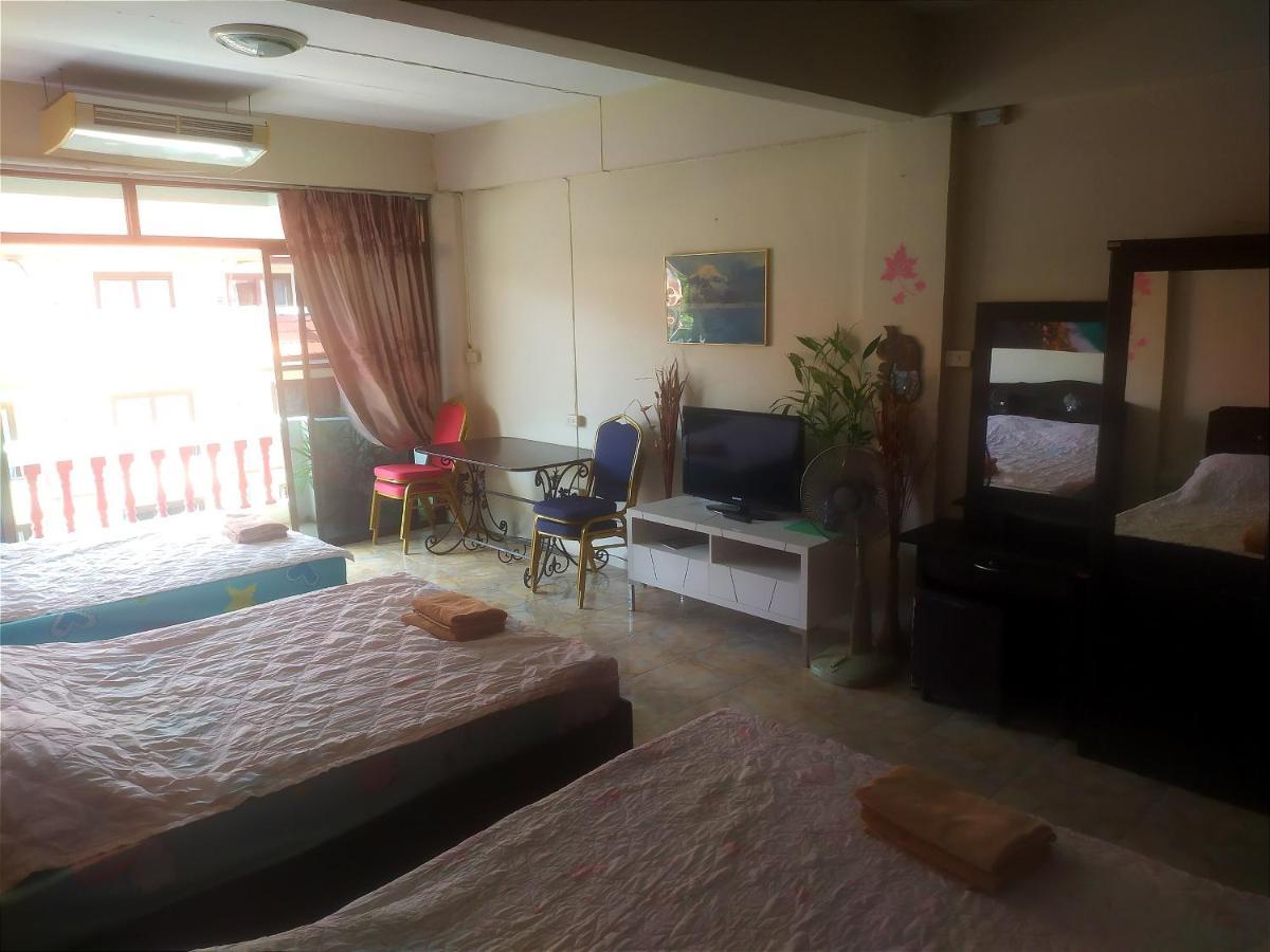 Hotel Sv. House à Jomtien Beach Extérieur photo