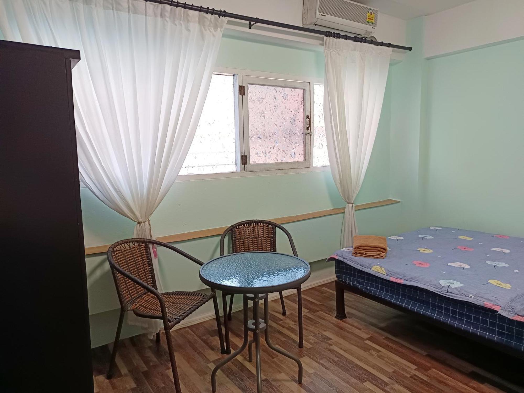 Hotel Sv. House à Jomtien Beach Extérieur photo