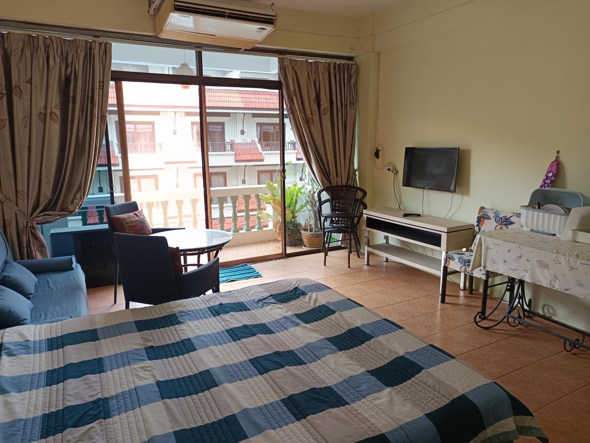 Hotel Sv. House à Jomtien Beach Extérieur photo